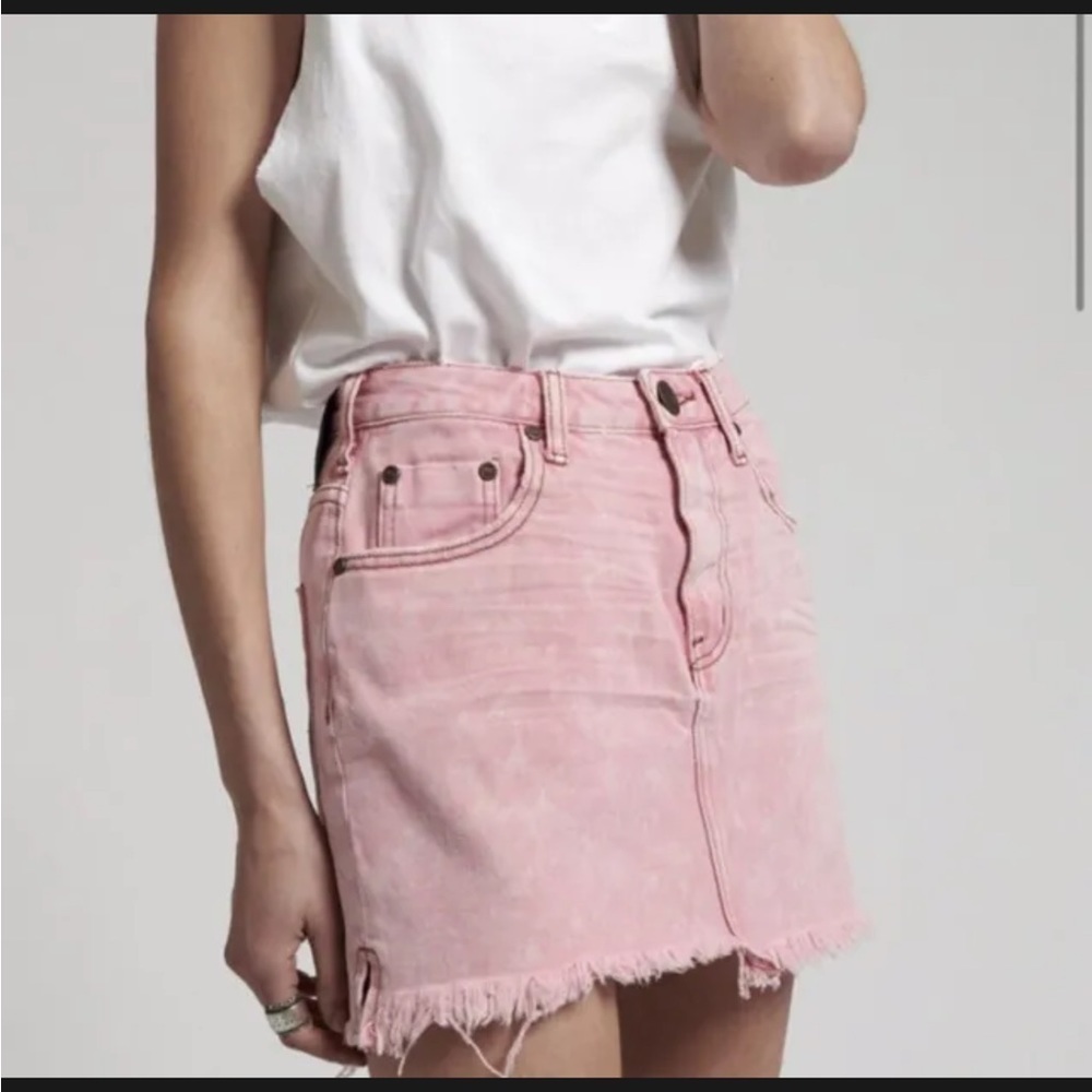 ONE TEASPOON- 2020 Mini‎ Skirt Evil Eye Pink High Waist Denim Raw Hem - Picture 2 of 5